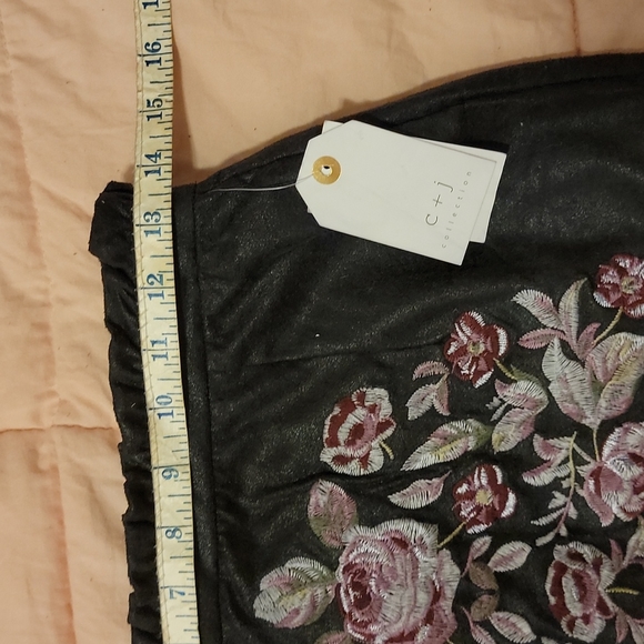 C+J Collection Floral Skirt - Picture 6 of 9